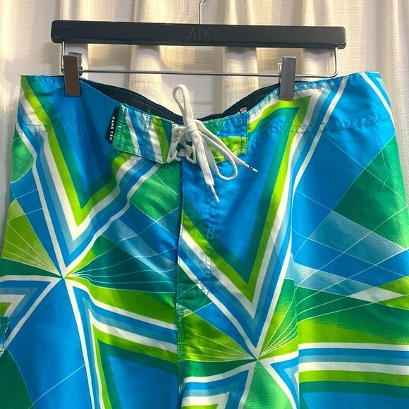 Men’s Blue Green and Yellow Hang Ten Board Shorts with Side Pocket Size 38 - Picture 2 of 7